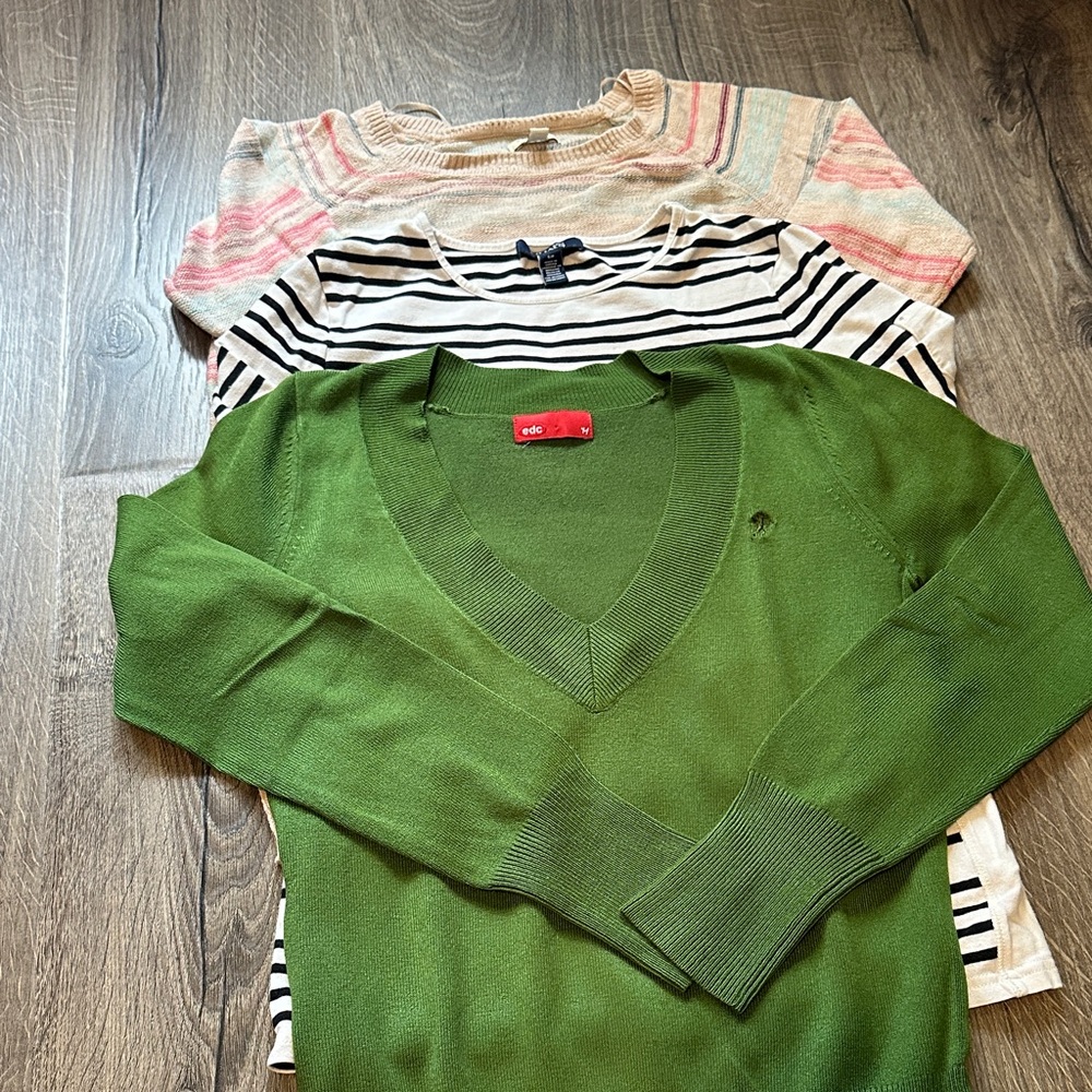 Sonoma Green V-Neck Women's Sweater